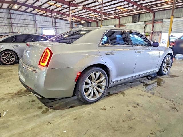2017 CHRYSLER 300C 3