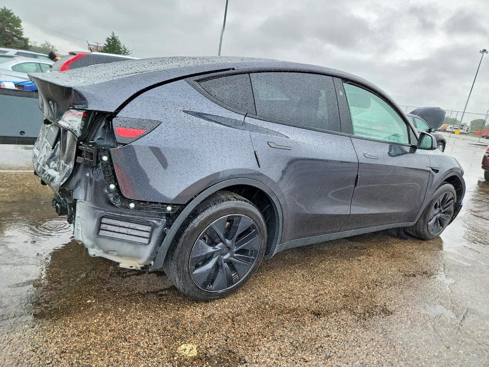 2025 TESLA MODEL Y 3