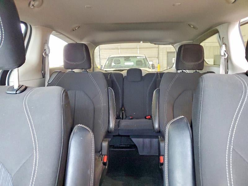 2021 CHRYSLER VOYAGER LX 10