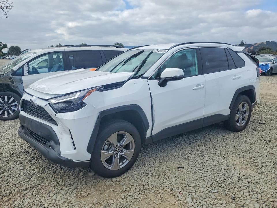 2025 TOYOTA RAV4 XLE