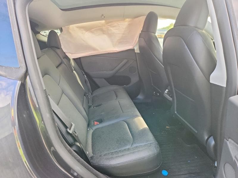 2024 TESLA MODEL Y 10
