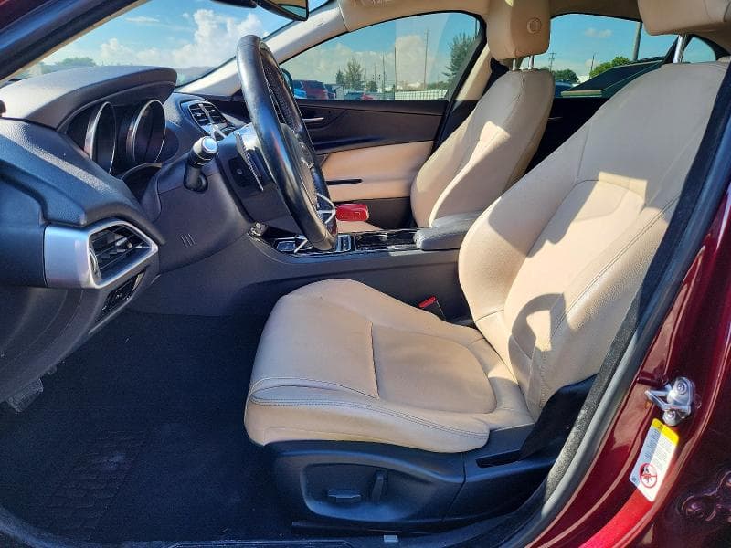 2017 JAGUAR XE PREMIUM 7