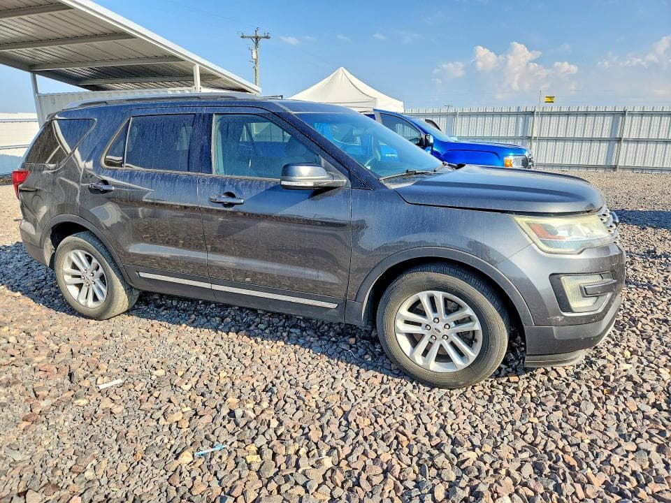 2017 FORD EXPLORER XLT 4