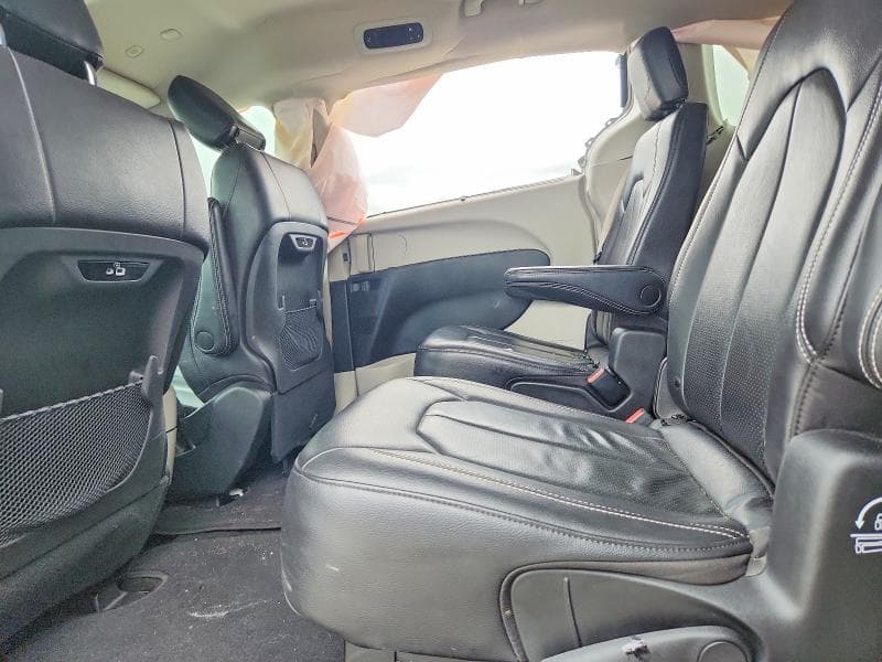 2022 CHRYSLER PACIFICA TOURING L 11