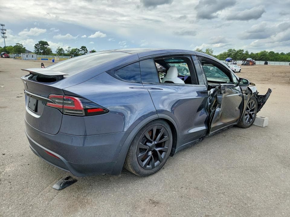 2022 TESLA MODEL X 3