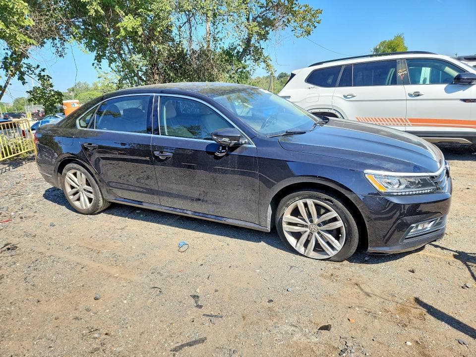 2018 VOLKSWAGEN PASSAT SE 4