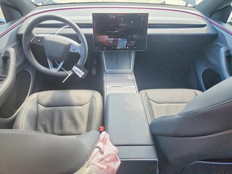 2026 TESLA MODEL Y 8