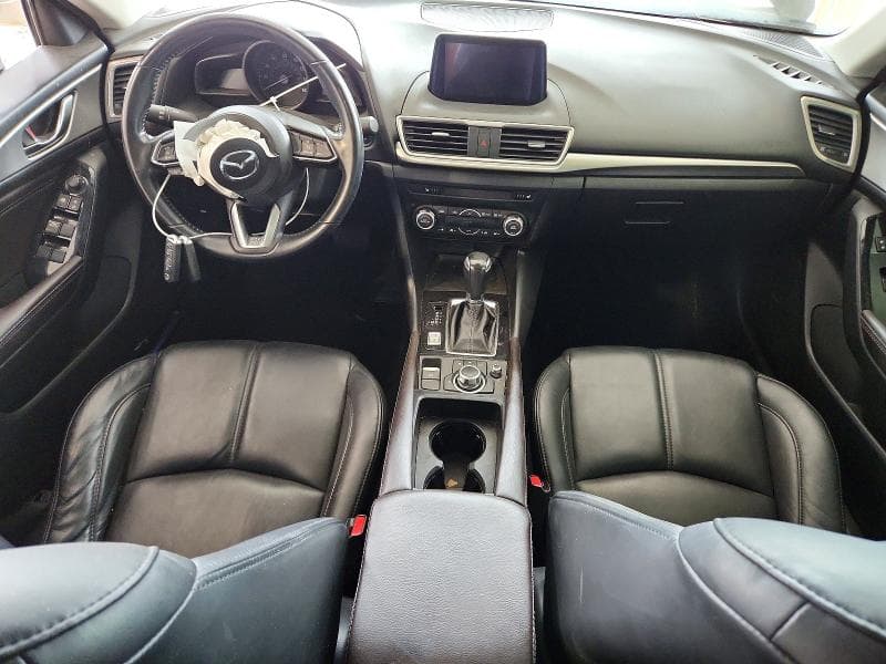 2018 MAZDA 3 TOURING 8