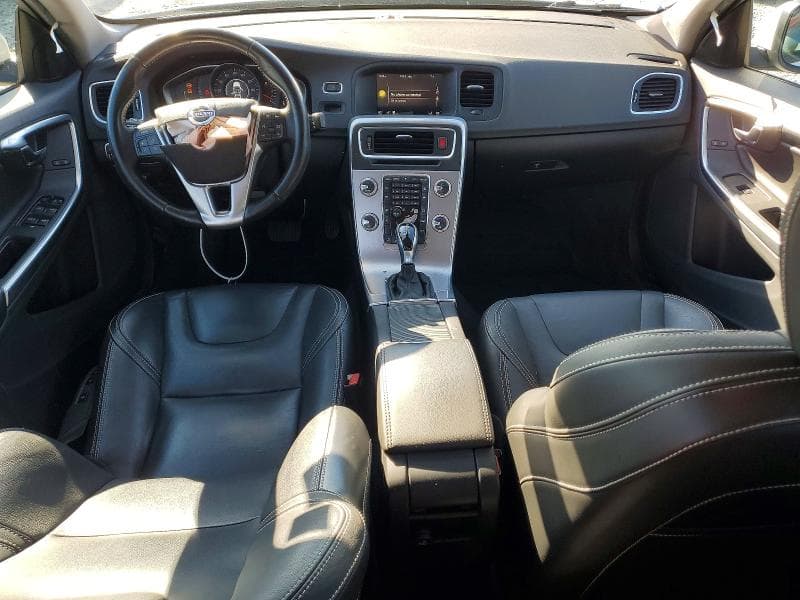 2018 VOLVO S60 DYNAMIC 8