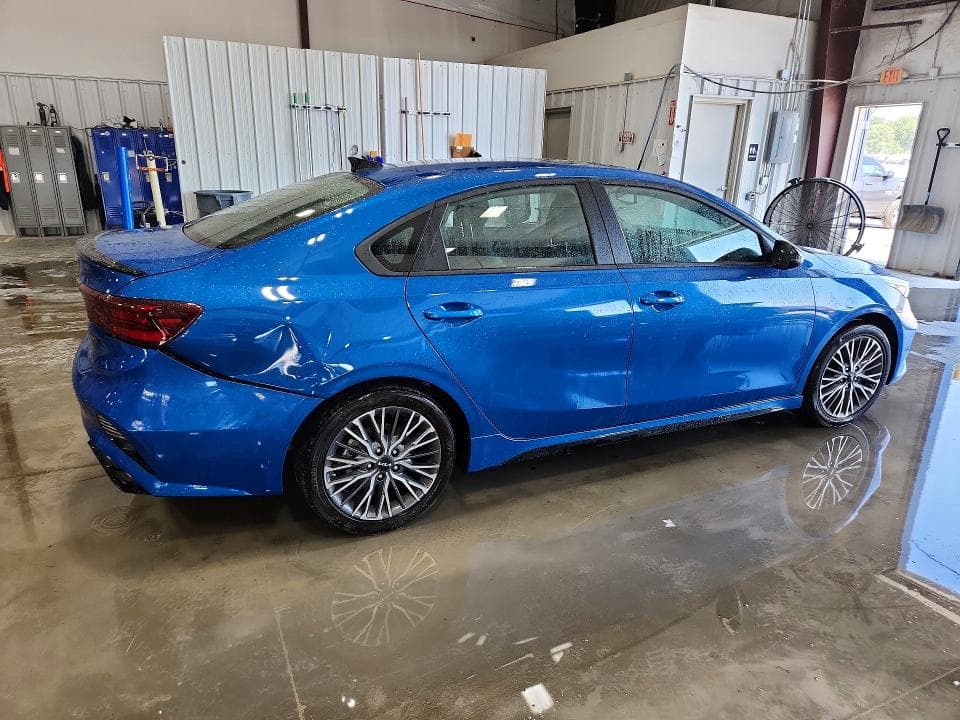 2023 KIA FORTE GT LINE 3