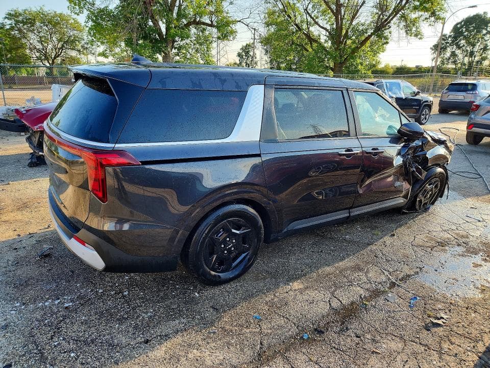 2026 KIA CARNIVAL LXS 3