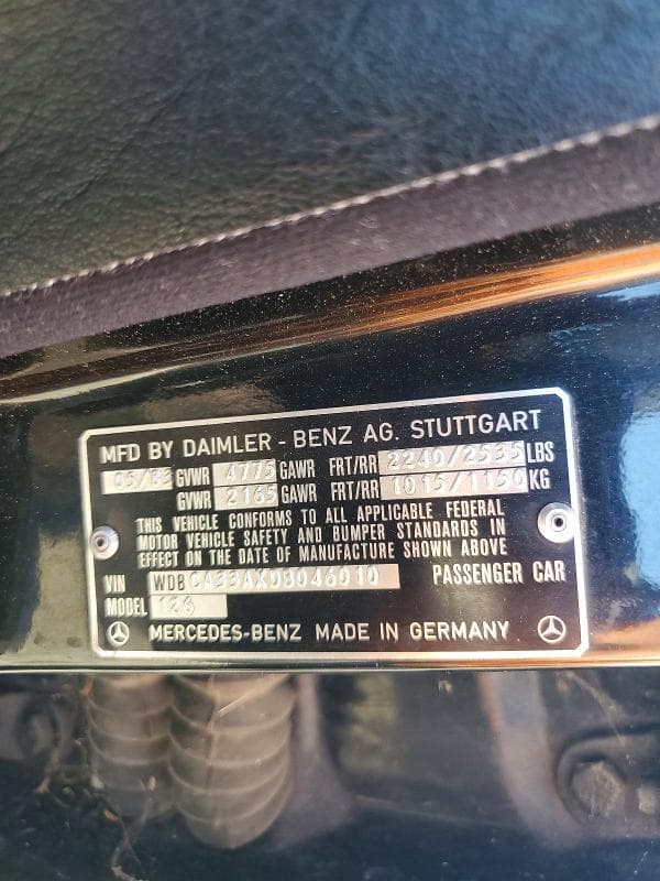 1983 MERCEDES-BENZ 380 SEL 12
