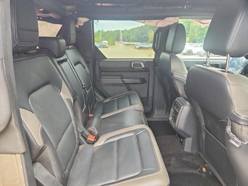 2025 FORD BRONCO OUTER BANKS 10