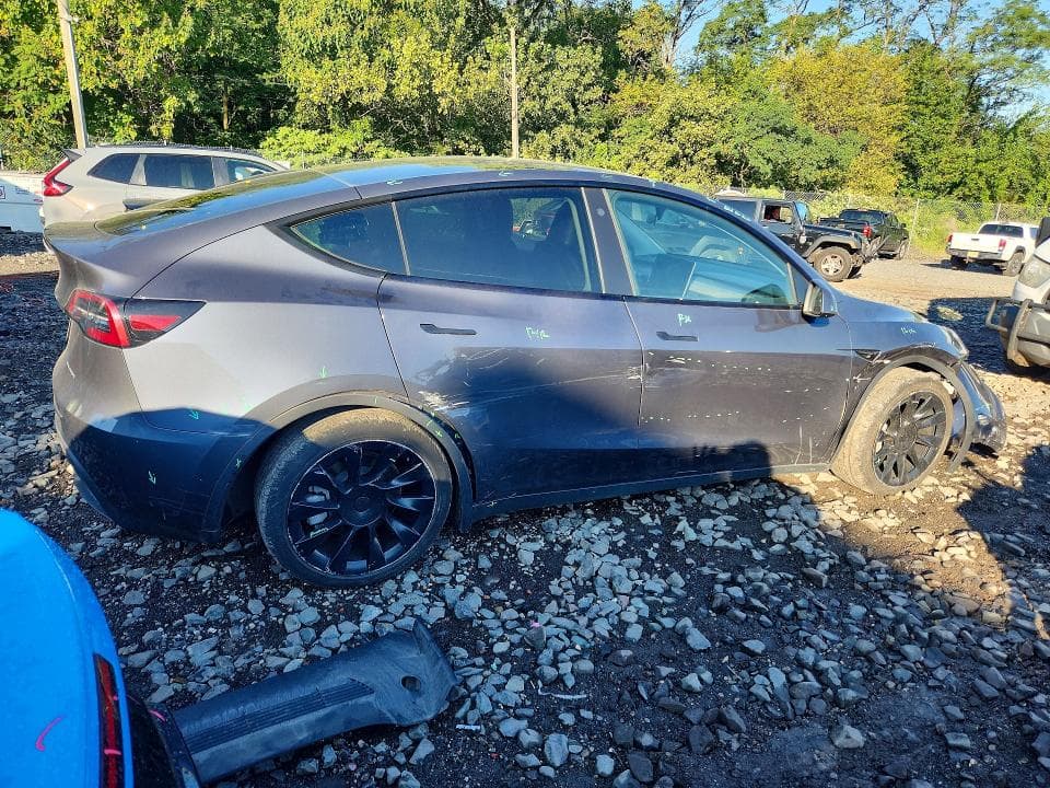 2023 TESLA MODEL Y 3