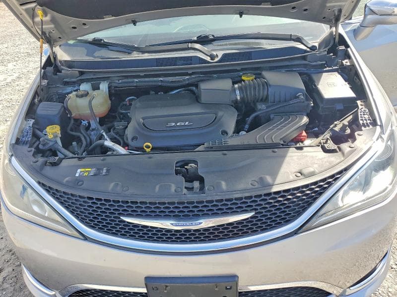 2019 CHRYSLER PACIFICA LIMITED 12
