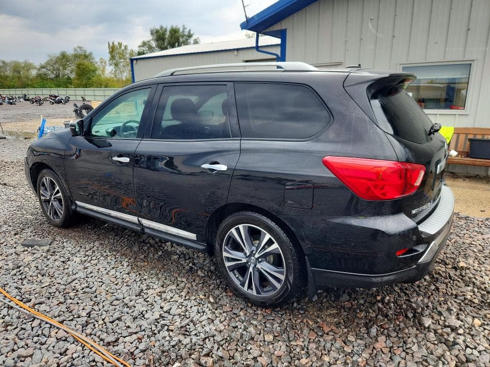 2017 NISSAN PATHFINDER PLATINUM 2