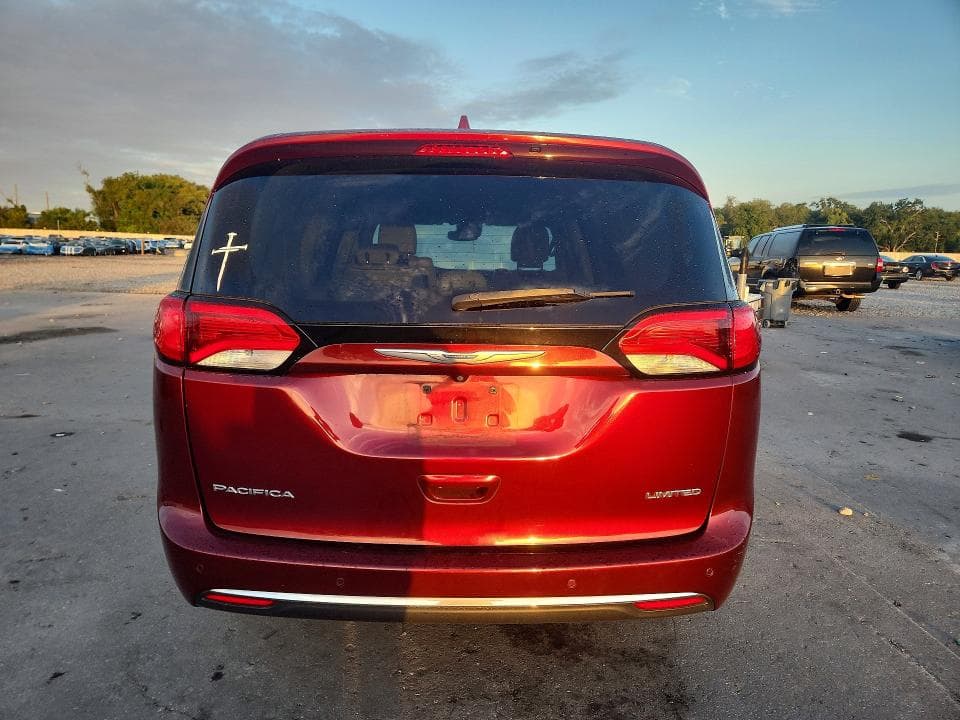 2017 CHRYSLER PACIFICA LIMITED 6