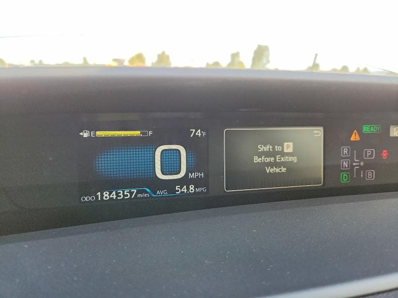 2017 TOYOTA PRIUS THREE 9