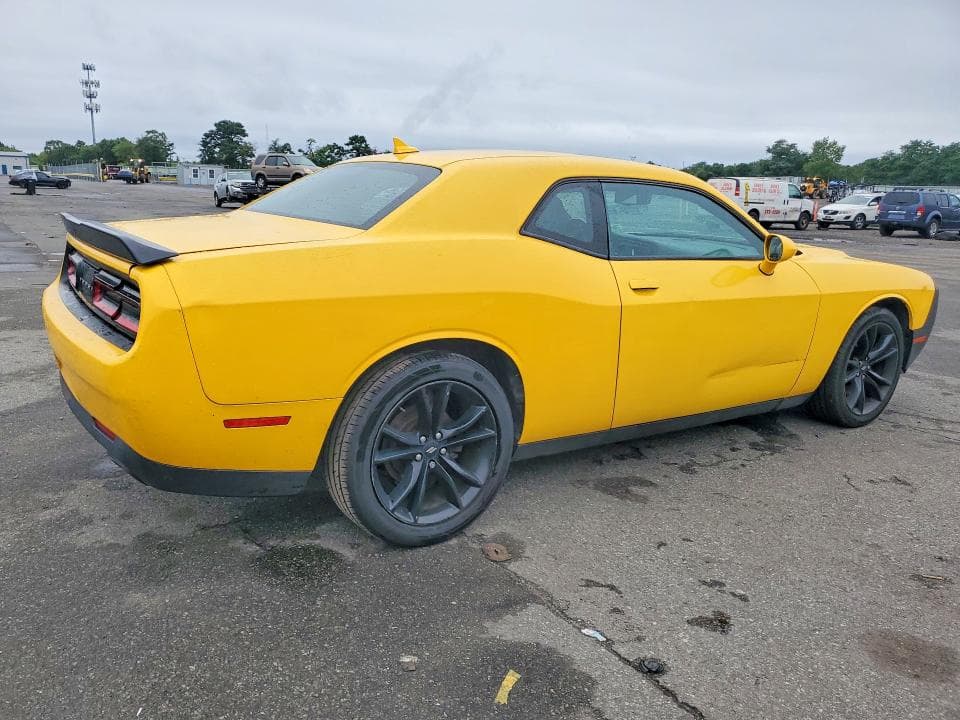 2017 DODGE CHALLENGER SXT 3