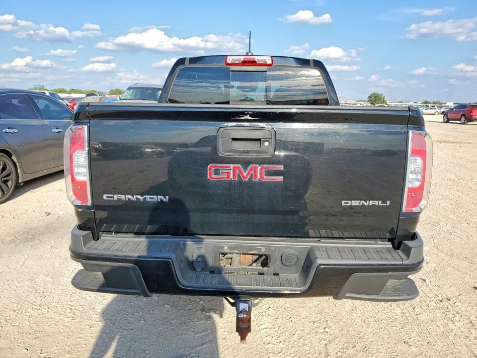 2017 GMC CANYON DENALI 6