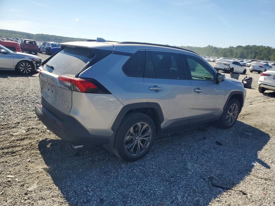 2024 TOYOTA RAV4 XLE PREMIUM 3
