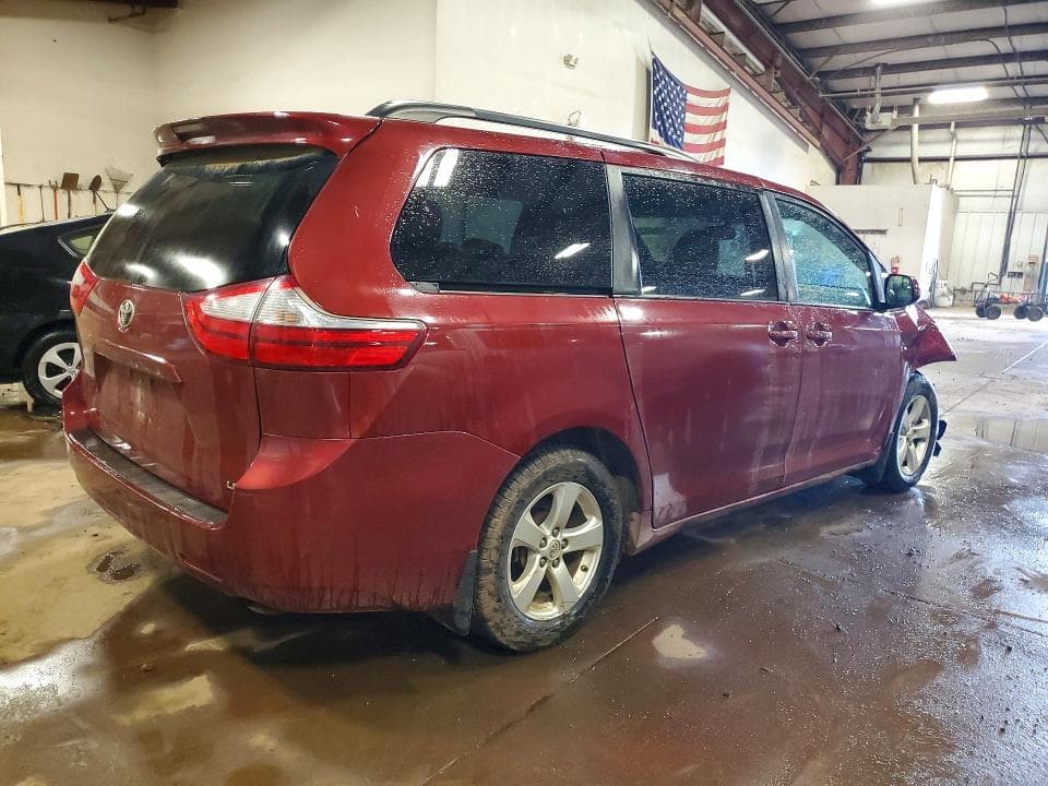 2017 TOYOTA SIENNA LE 3