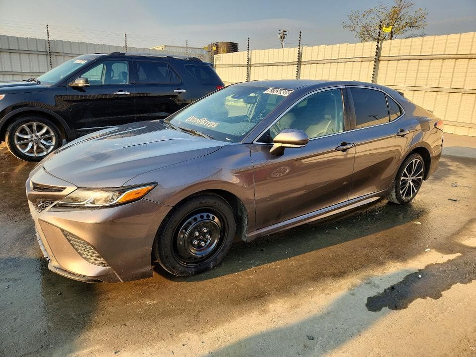 2019 TOYOTA CAMRY SE