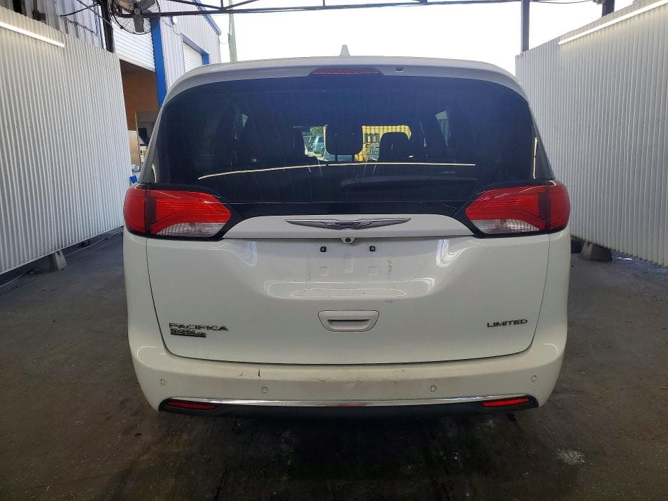 2020 CHRYSLER PACIFICA LIMITED 6