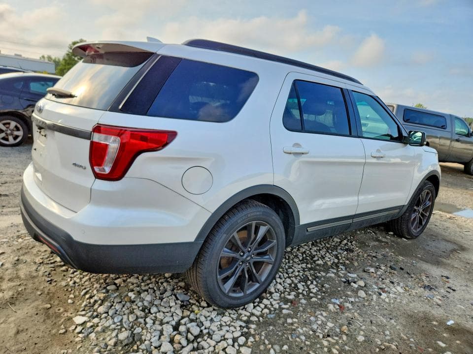 2017 FORD EXPLORER XLT 3