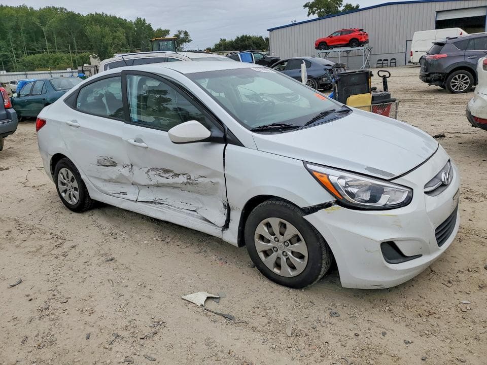 2017 HYUNDAI ACCENT SE 4