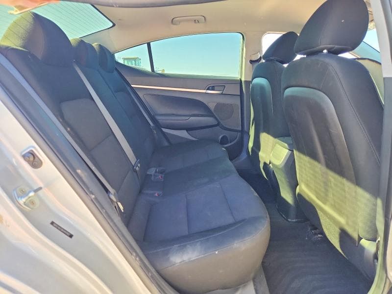 2019 HYUNDAI ELANTRA SE 10