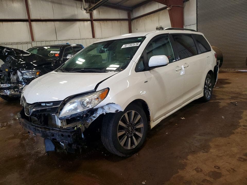 2019 TOYOTA SIENNA LE