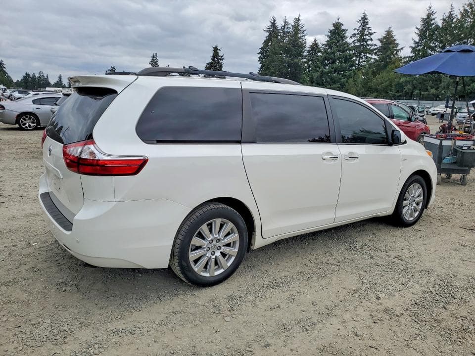 2017 TOYOTA SIENNA XLE 7-PASSENGER 3
