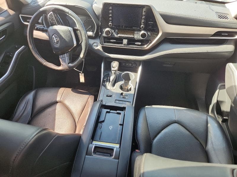 2020 TOYOTA HIGHLANDER XLE 8