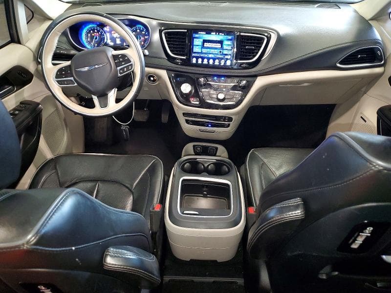2017 CHRYSLER PACIFICA LIMITED 8