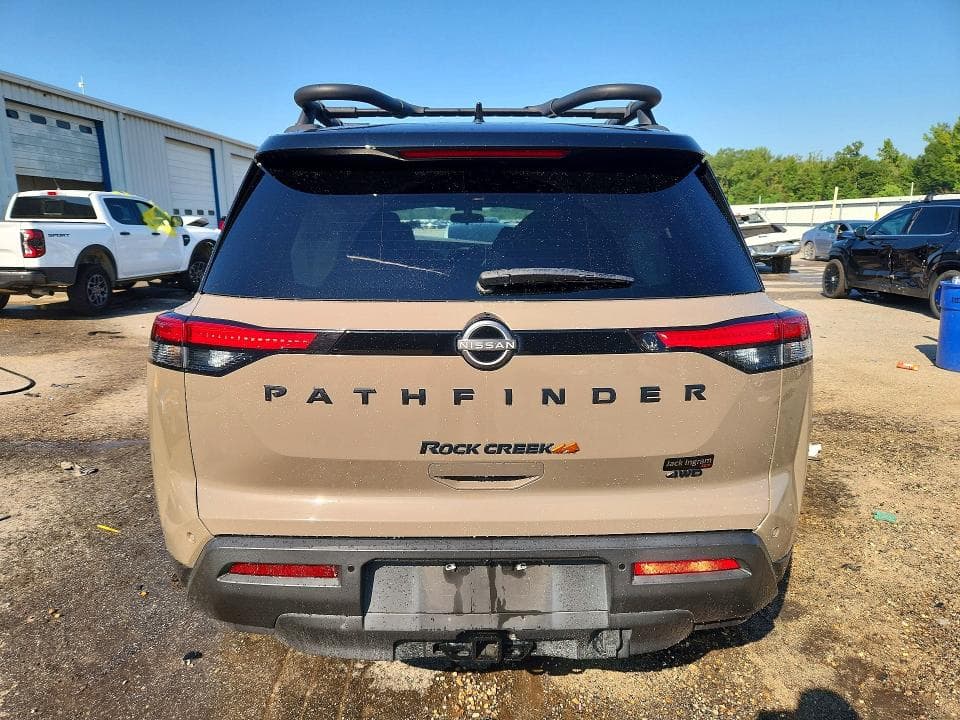 2023 NISSAN PATHFINDER SV 6