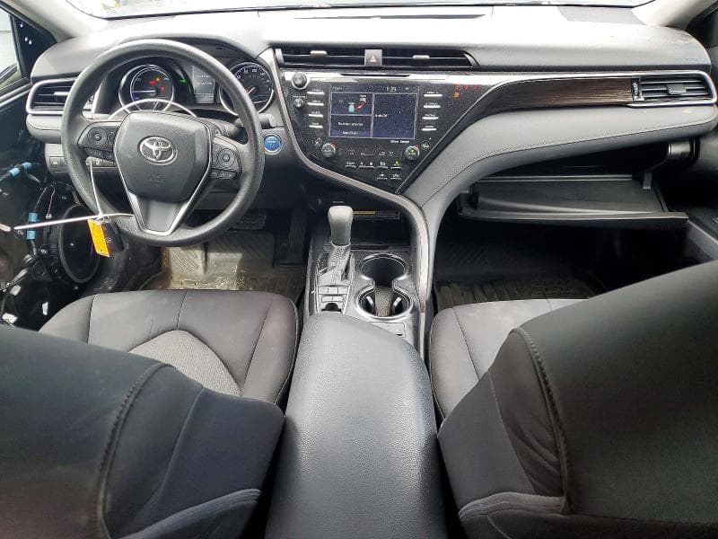 2019 TOYOTA CAMRY LE 8