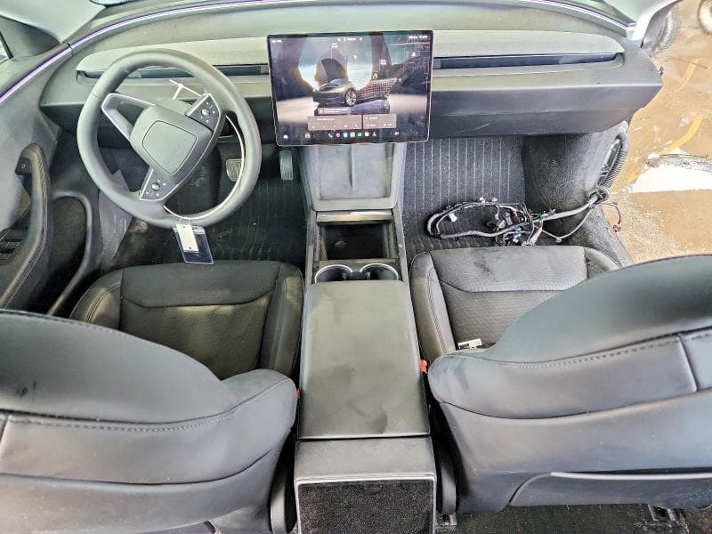2025 TESLA MODEL 3 8