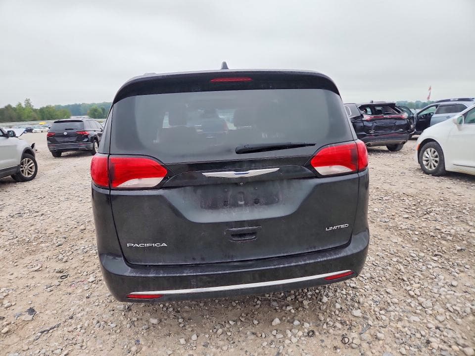 2018 CHRYSLER PACIFICA LIMITED 6