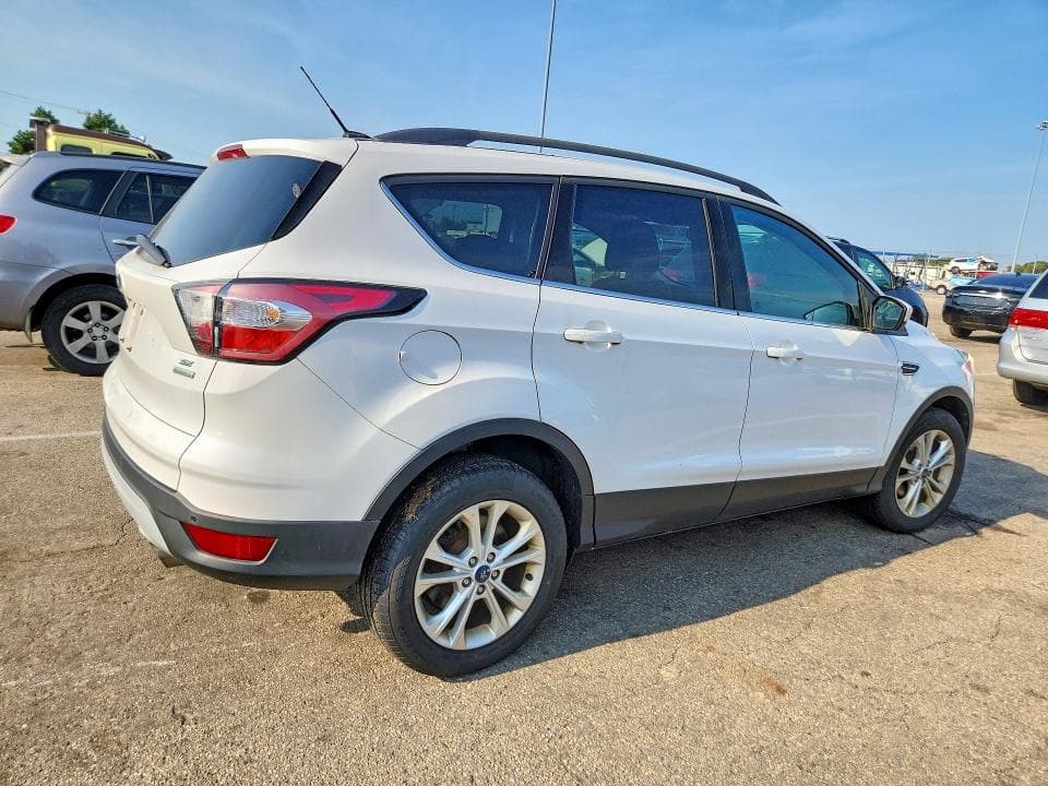 2017 FORD ESCAPE SE 3