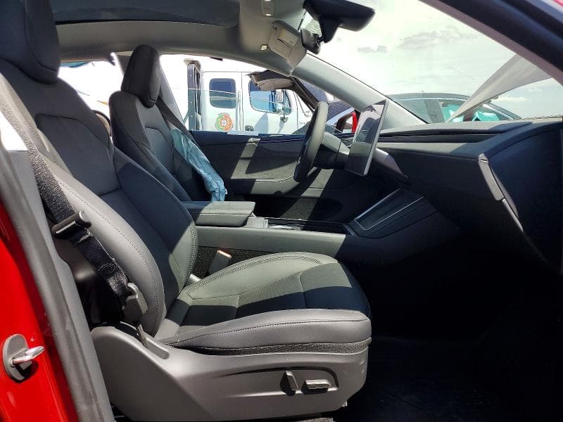2026 TESLA MODEL Y 7
