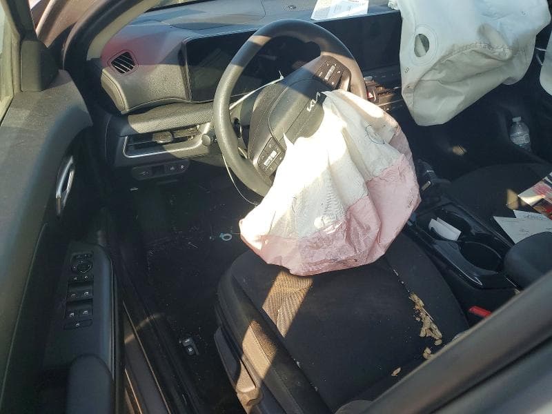 2026 KIA K4 LXS 8