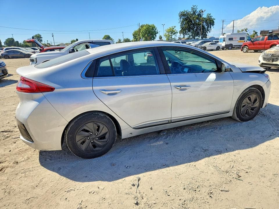 2017 HYUNDAI IONIQ SEL 3