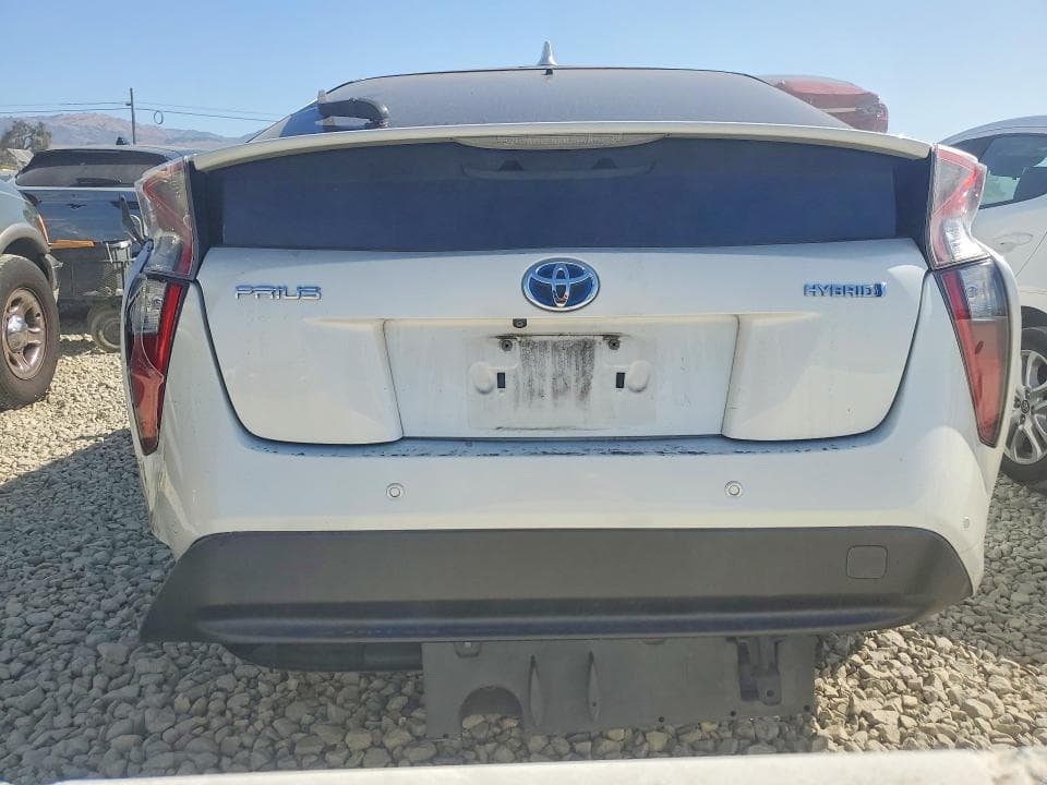 2017 TOYOTA PRIUS THREE 6