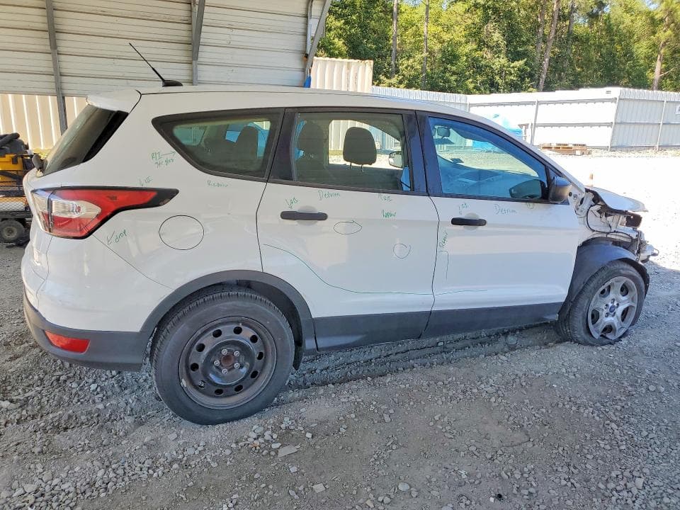 2017 FORD ESCAPE S 3