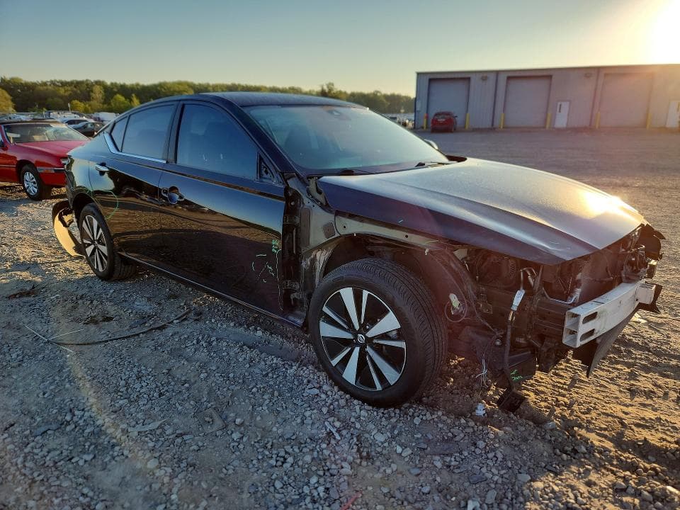 2022 NISSAN ALTIMA SV 4