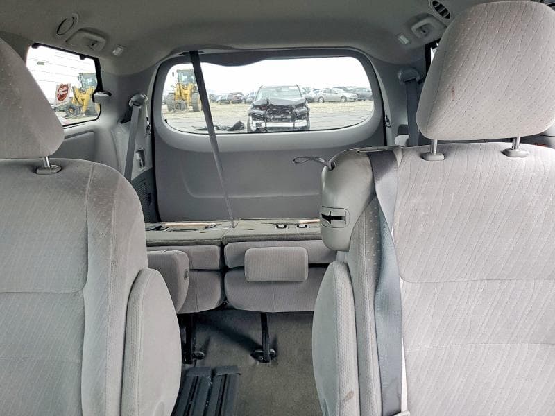 2017 TOYOTA SIENNA LE 10