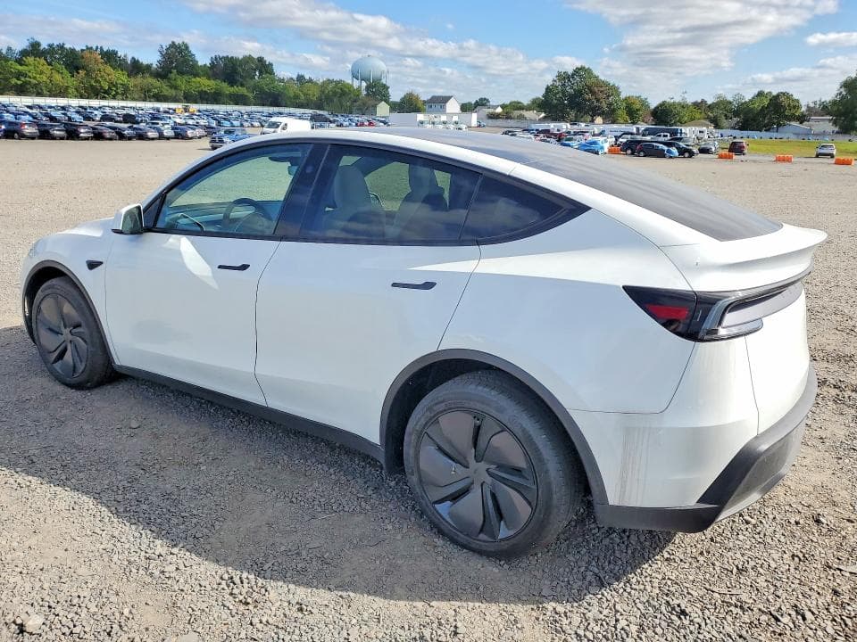 2026 TESLA MODEL Y 2
