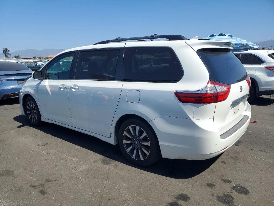 2019 TOYOTA SIENNA LIMITED PREMIUM 7-PASSENGER 2