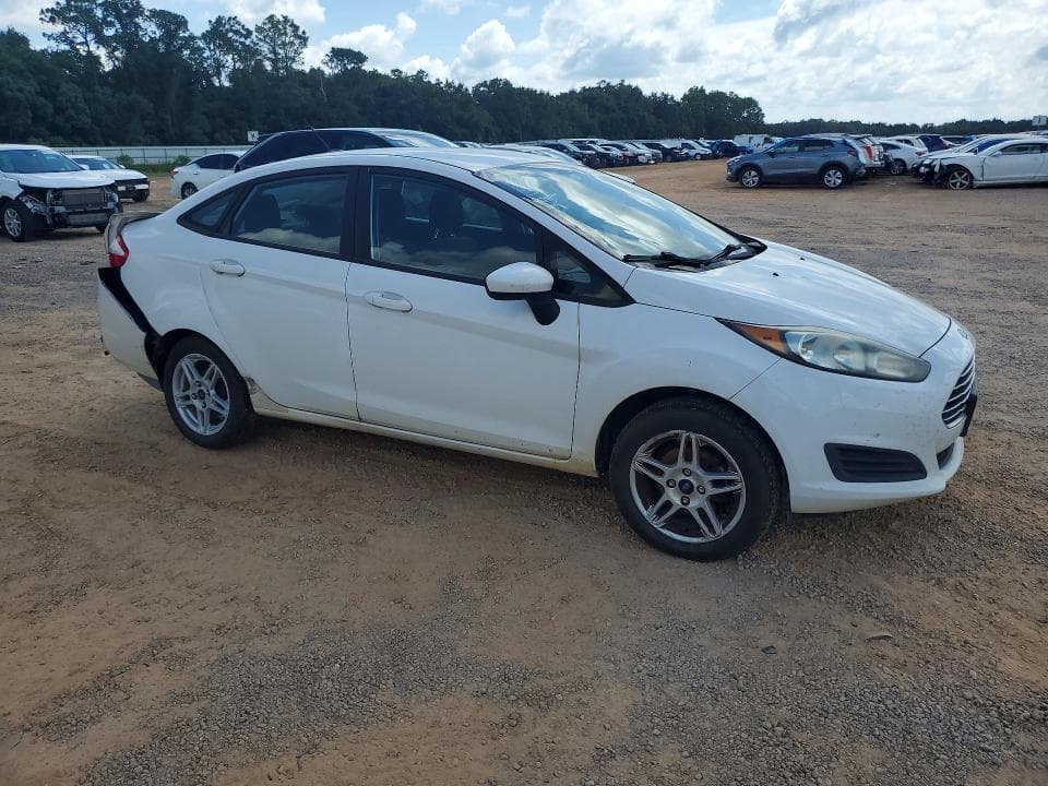 2018 FORD FIESTA SE 4